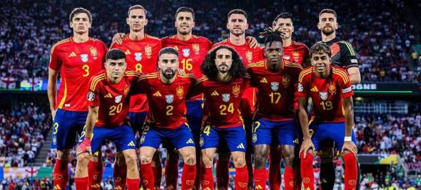 yabo亚博体育下载-穆古鲁扎新星夺冠表现突出，西班牙队前途光明！